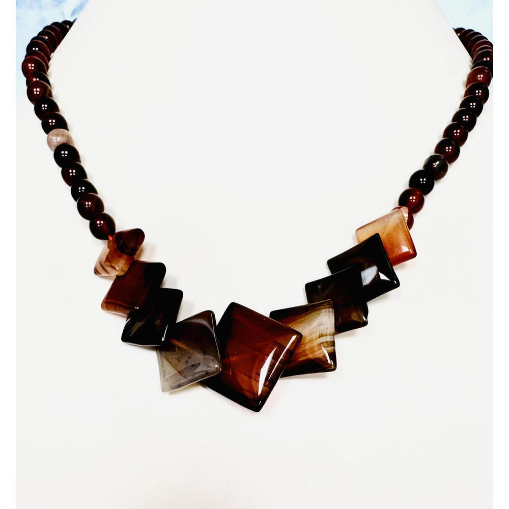 Polished Red Jasper Beads with Square Shapes Arch Necklace